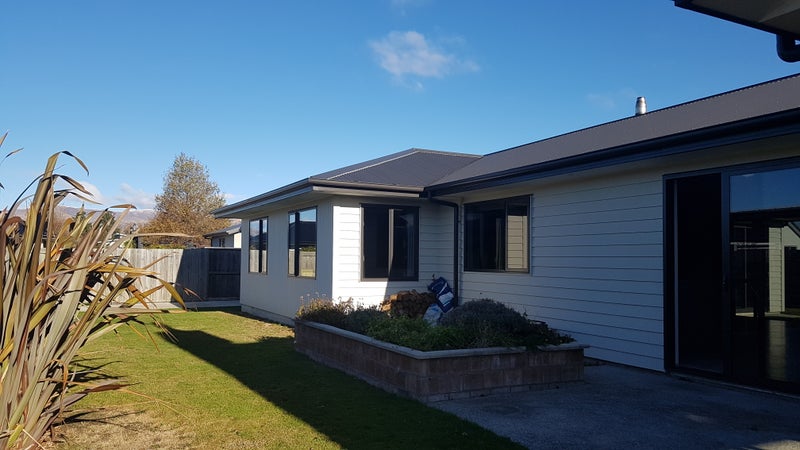17 Sherwin Avenue, Albert Town, Wanaka - Carousel 1