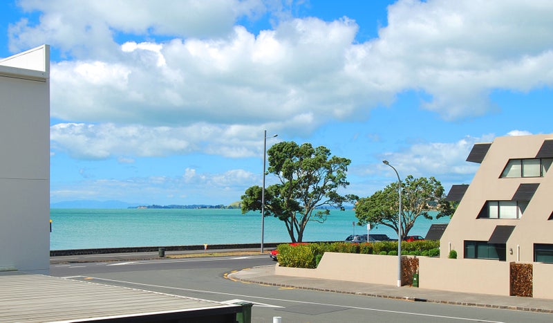 2/5 Kohimarama Road, Kohimarama, Auckland - Carousel 1