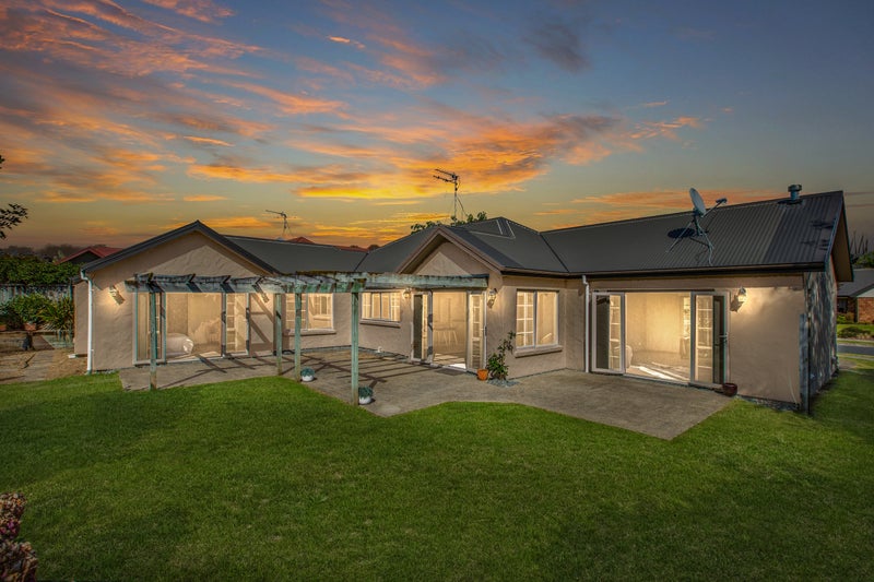 18 Roderick Place, Rototuna, Hamilton - Carousel 1