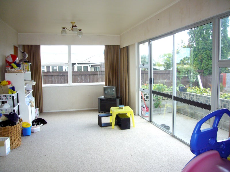 12 Joanna Place, Deanwell, Hamilton - Carousel 3