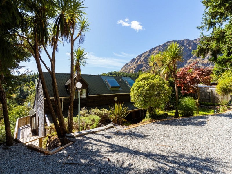 24 McMillan Road, Arthurs Point, Queenstown - Carousel 1