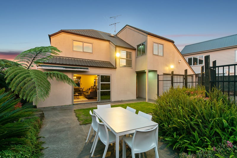 39A Finch Street, Morningside, Auckland - Carousel 1