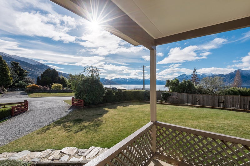 11 Skinner Crescent, Lake Hāwea - Carousel 1