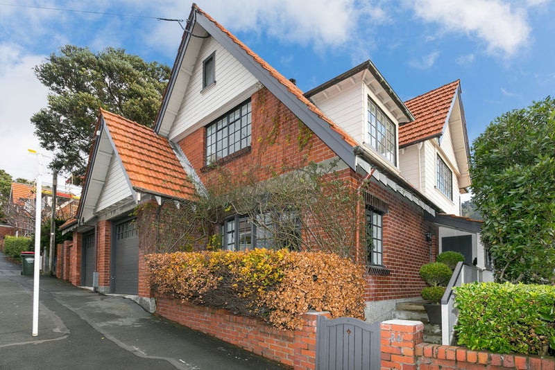 84 Bolton Street, Kelburn, Wellington - Carousel 1