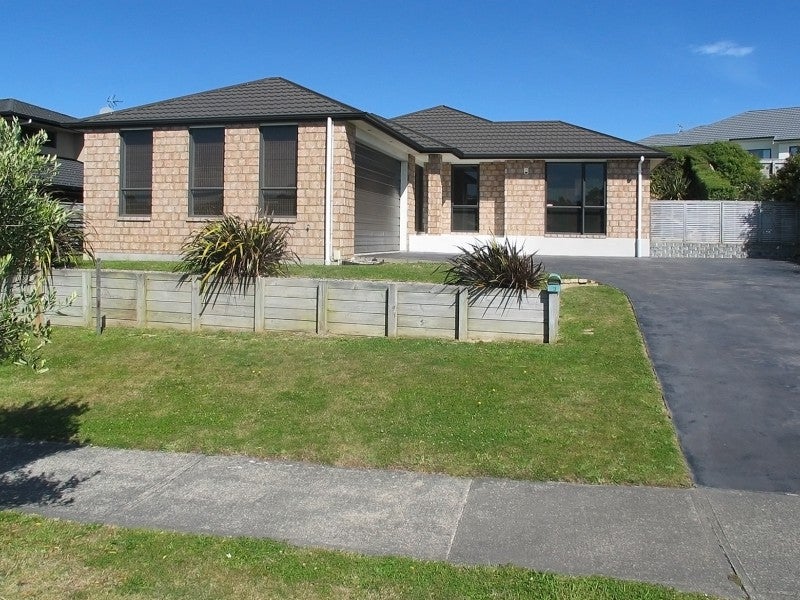 3 Aspiring Terrace, Aotea, Porirua - Carousel 2