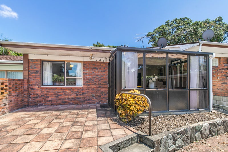 2/83 Uxbridge Road, Howick, Auckland - Carousel 1