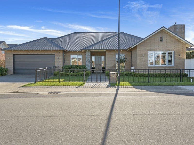 4 Henley Green, Northwood, Christchurch - Carousel 1