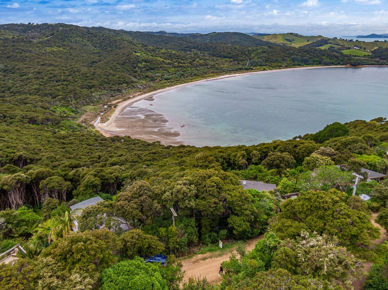 16 Bella Vista Road, Ōmiha, Waiheke Island - Carousel 2