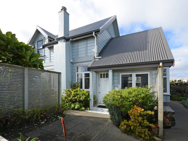 227 The Esplanade, Petone, Lower Hutt - Carousel 1