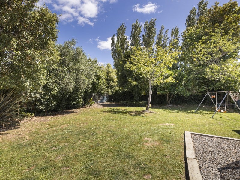 7 Norwich Place, Awapuni, Palmerston North - Carousel 15