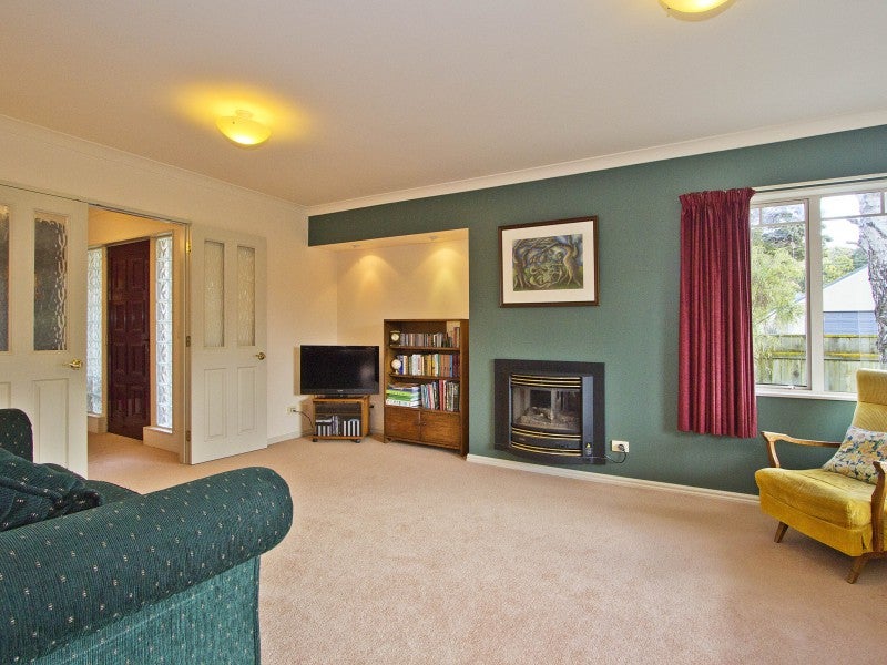 15 Mary Huse Grove, Manor Park, Lower Hutt - Carousel 2