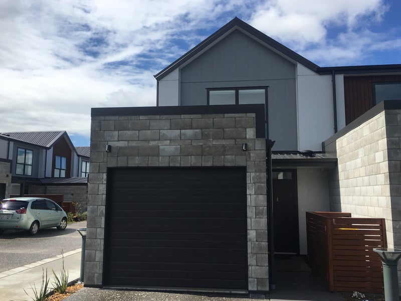 1E Paketai Lane, Beachlands, Auckland - Carousel 1