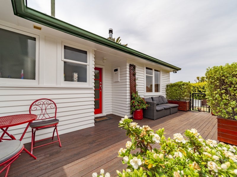 7 Neal Crescent, Onekawa, Napier - Carousel 1