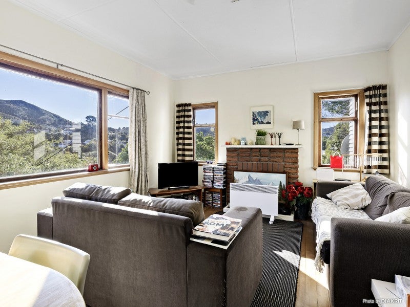 41 South Karori Road, Karori, Wellington - Carousel 2