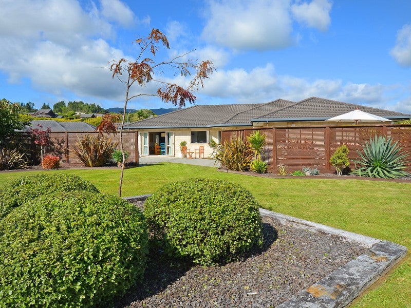 3 Jade Crescent, Timberlea, Upper Hutt - Carousel 2