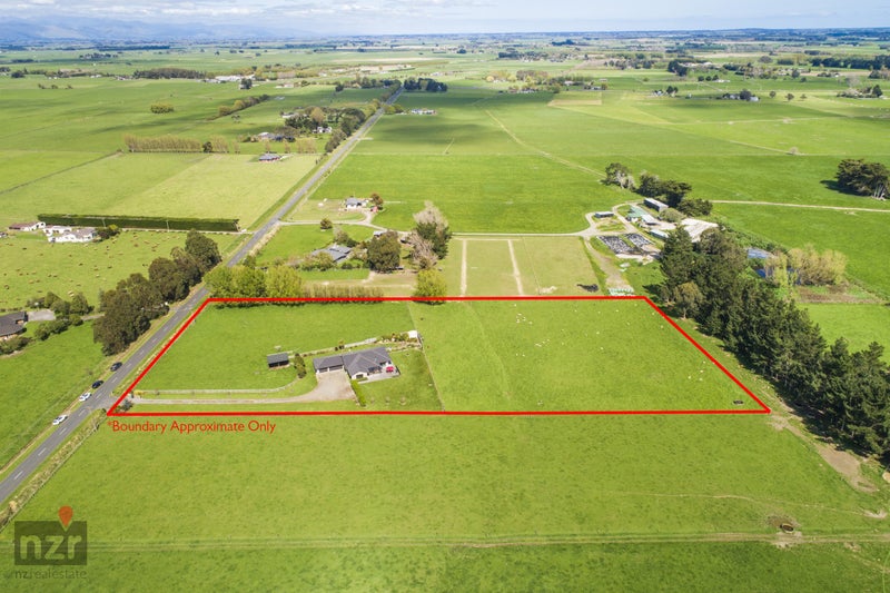 135 Hansens Line, Newbury - Carousel 1