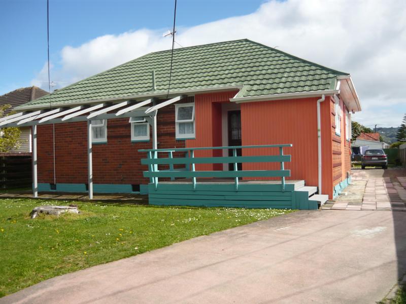 10 Galway Street, Waterloo, Lower Hutt - Carousel 1