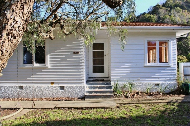 231 Nile Street East, Maitai, Nelson - Carousel 1