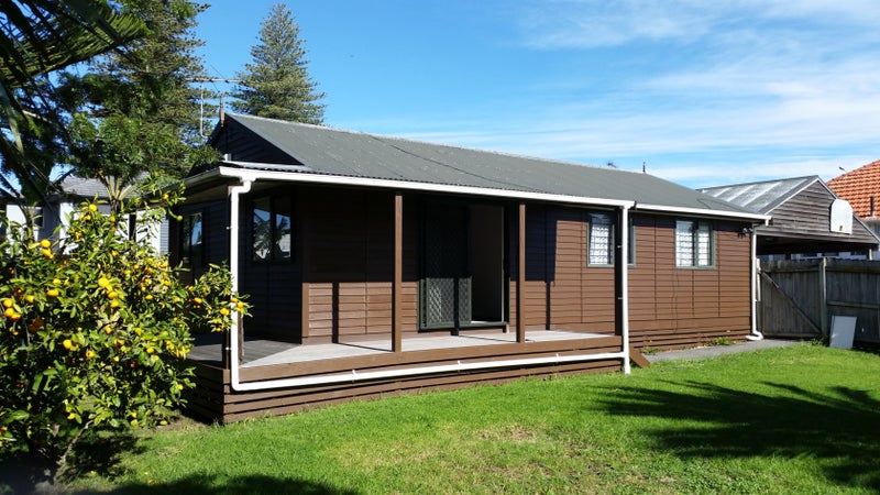 128A Elstree Avenue, Point England, Auckland - Carousel 1