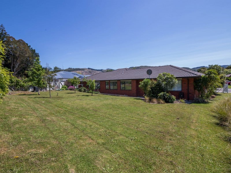 7 Evergreen Crescent, Trentham, Upper Hutt - Carousel 23