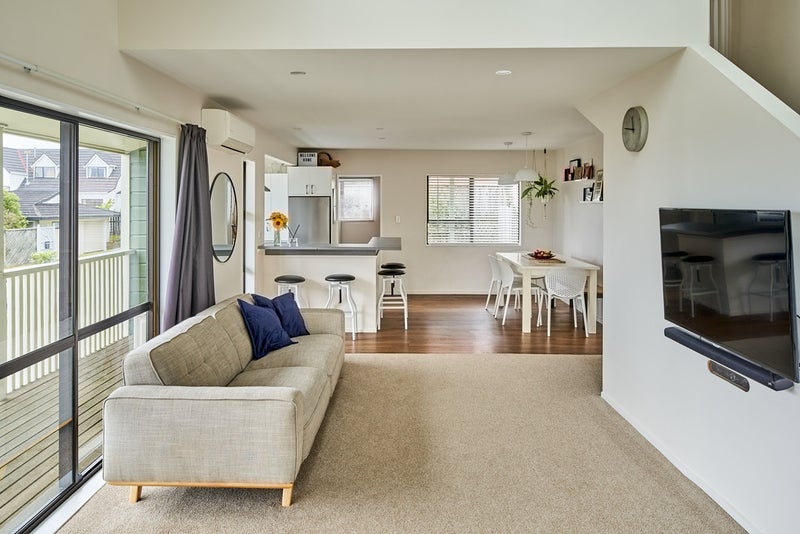 55 Nalanda Crescent, Broadmeadows, Wellington - Carousel 2