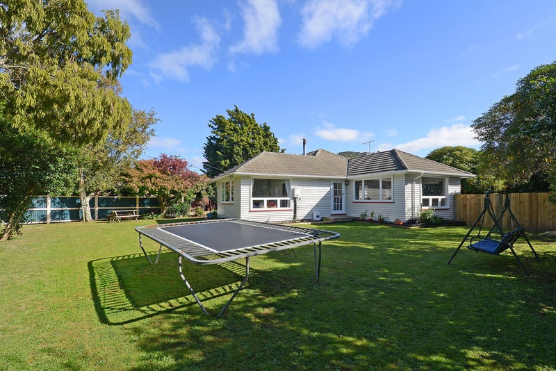 88 Longfellow Street, Trentham, Upper Hutt - Carousel 1