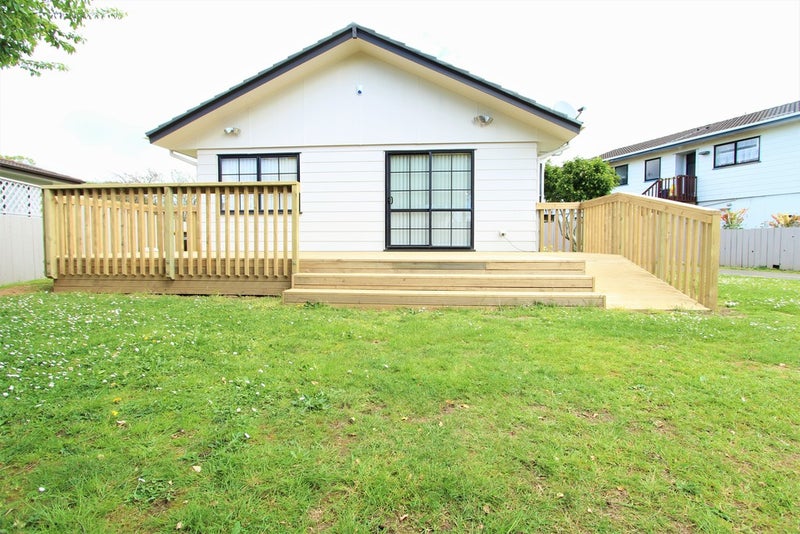98 Burundi Avenue, Clendon Park, Auckland - Carousel 2