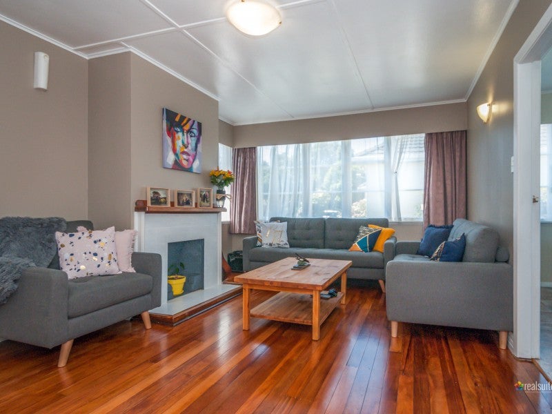 20 Churton Crescent, Taita, Lower Hutt - Carousel 2