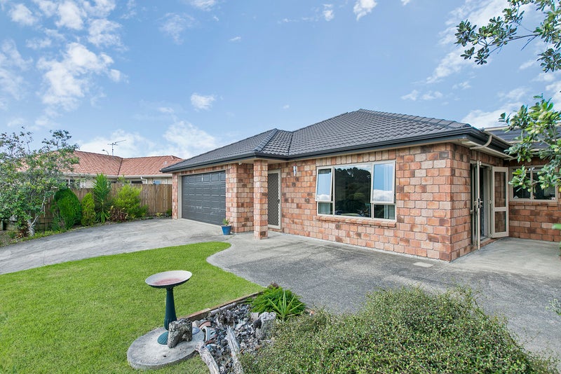 6 Crows Road, Swanson, Auckland - Carousel 1