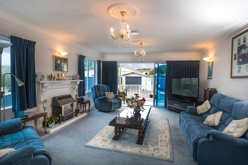 35 Main Road, Titahi Bay, Porirua - Carousel 2