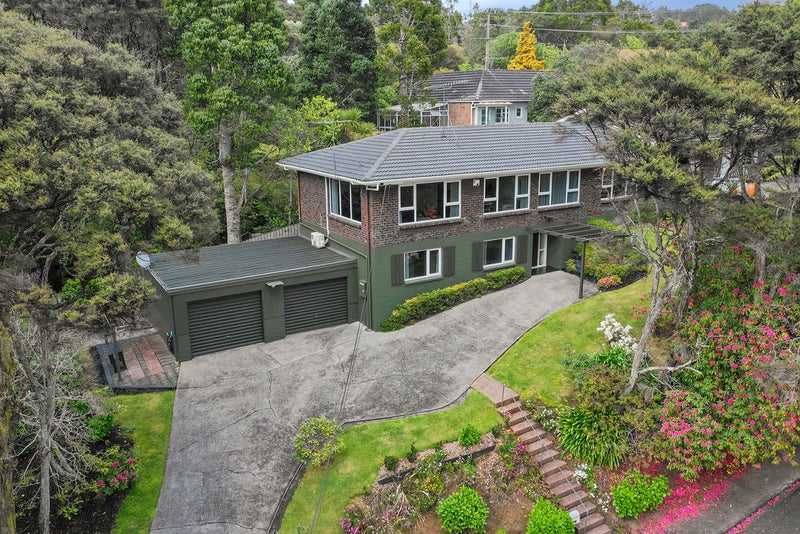 83 Woodfern Crescent, Titirangi, Auckland - Carousel 1