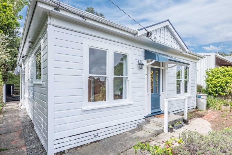 38 Awarua Street, Ngaio, Wellington - Carousel 1