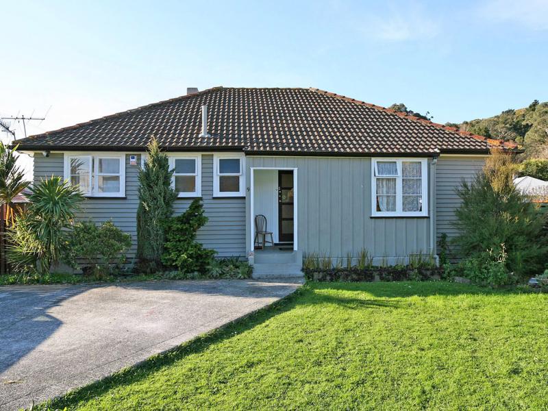 9 Harris Street, Naenae, Lower Hutt - Carousel 1