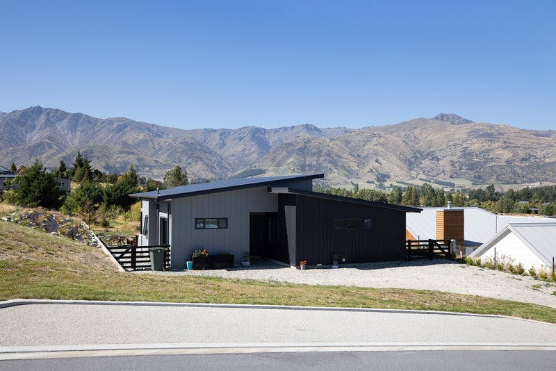 8 Sarges Way, Wanaka - Carousel 25