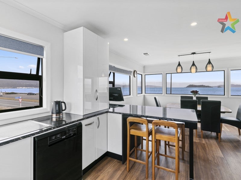 177 The Esplanade, Petone, Lower Hutt - Carousel 2