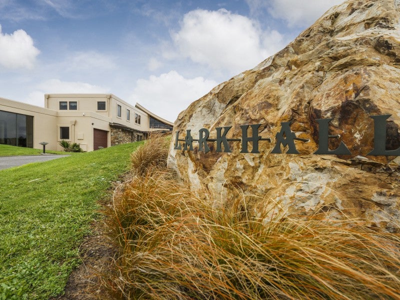 42 The Strand, Fitzherbert, Palmerston North - Carousel 1