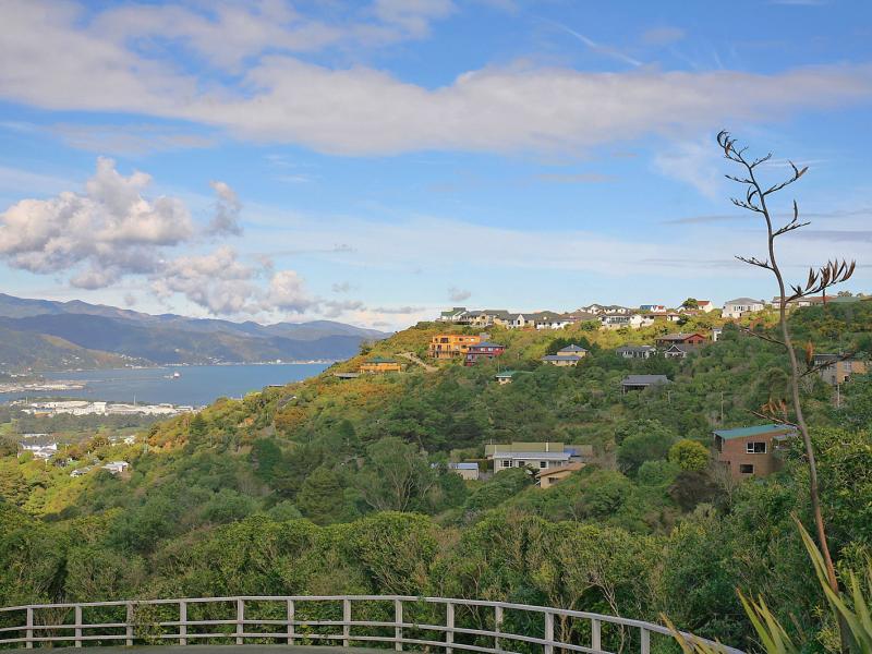 17 Martin Grove, Normandale, Lower Hutt - Carousel 19