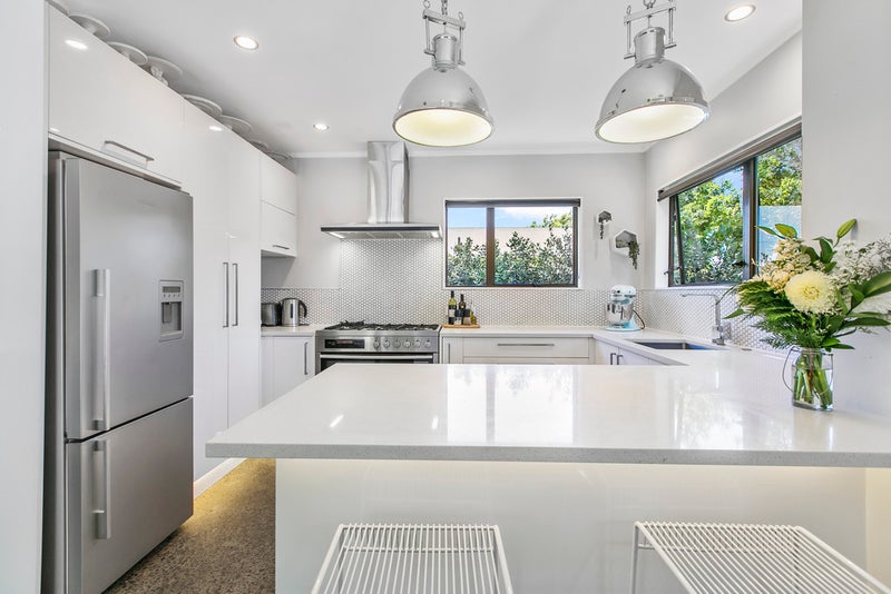 2/88 Beach Haven Road, Beach Haven, Auckland - Carousel 2