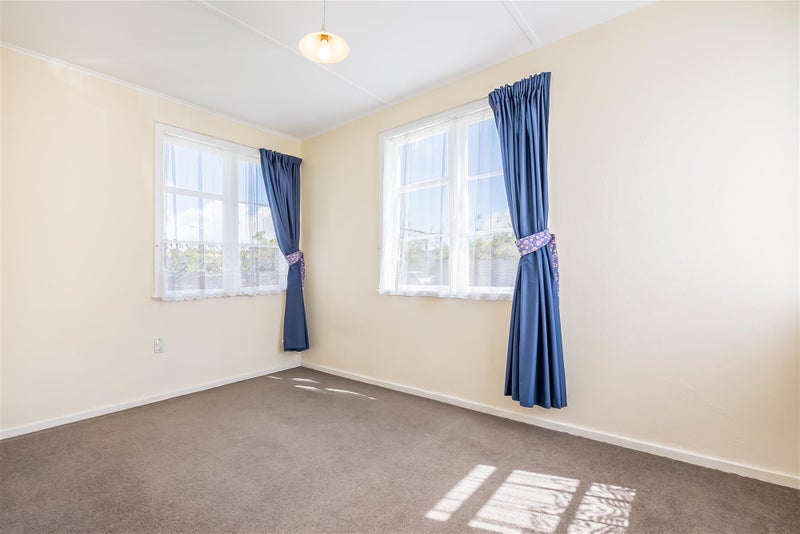 361 Cambridge Terrace, Naenae, Lower Hutt - Carousel 16