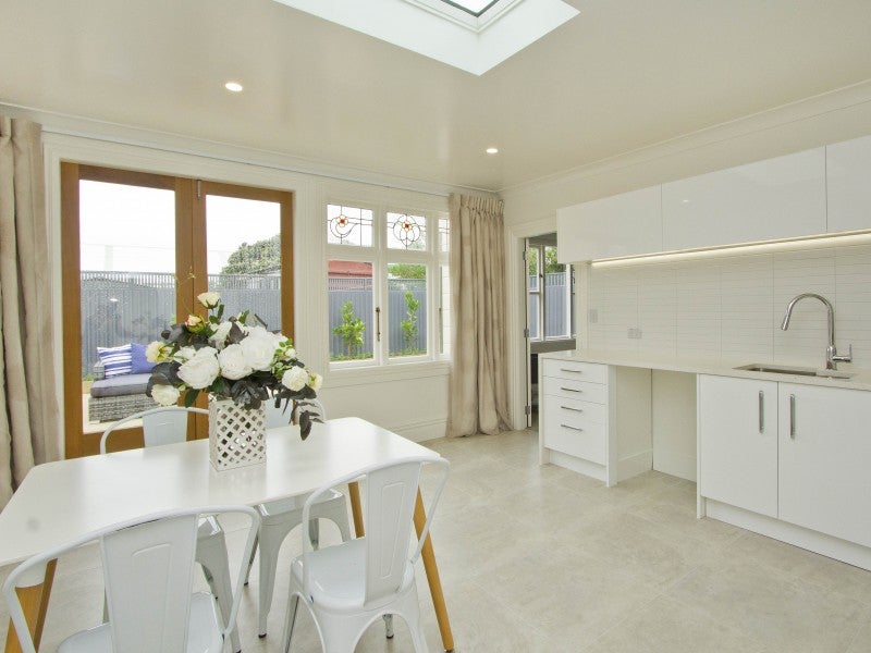 6 Tory Street, Petone, Lower Hutt - Carousel 1