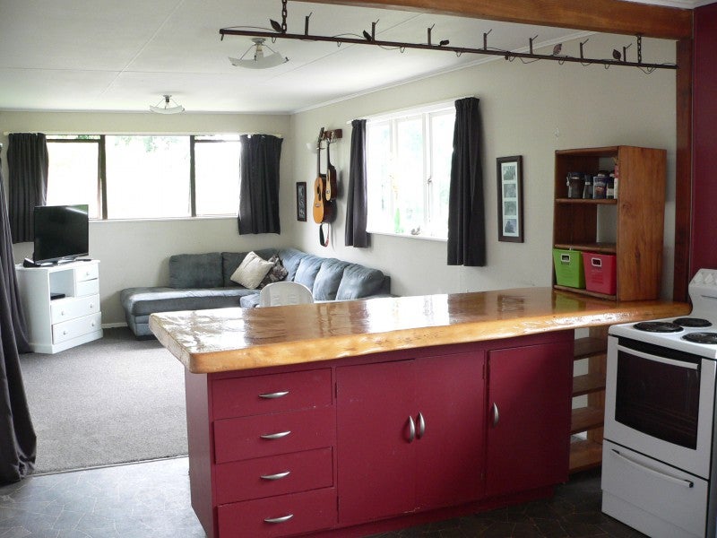 67 Union ST, Foxton, WINTON - Carousel 2