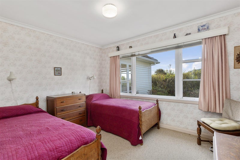 2 Ongley Crescent, Tawa, Wellington - Carousel 2