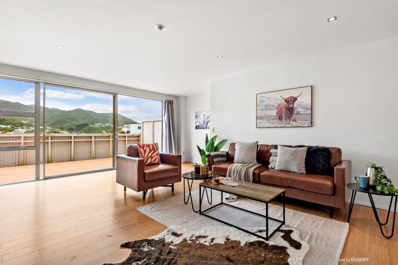 14 Saddleback Grove, Karori, Wellington - Carousel 2