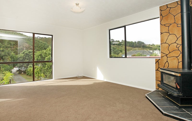 109 Happy Valley Road, Owhiro Bay, Wellington - Carousel 2