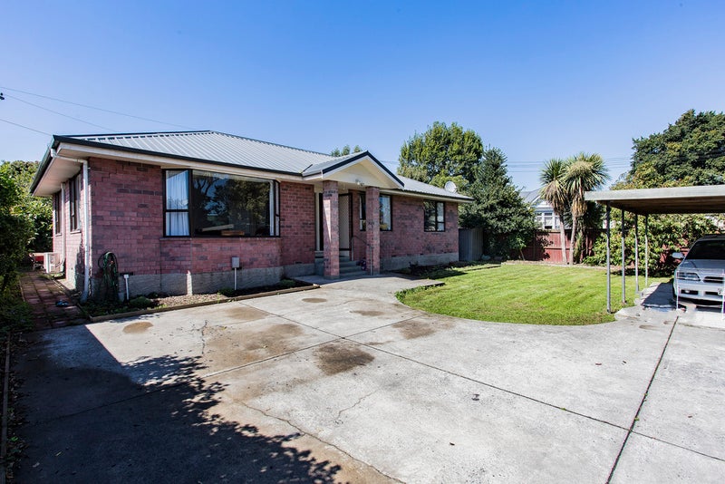 2/4 Wainoni Road, Wainoni, Christchurch - Carousel 12