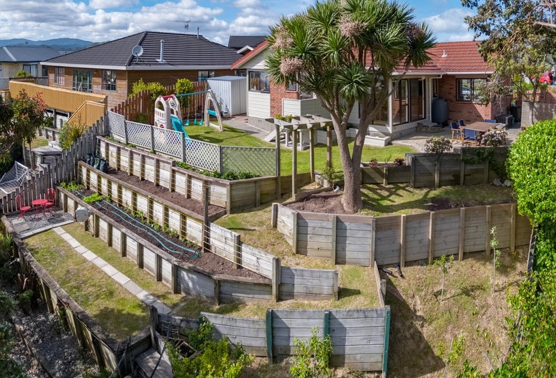 5A Opurere Grove, Tirohanga, Lower Hutt - Carousel 16