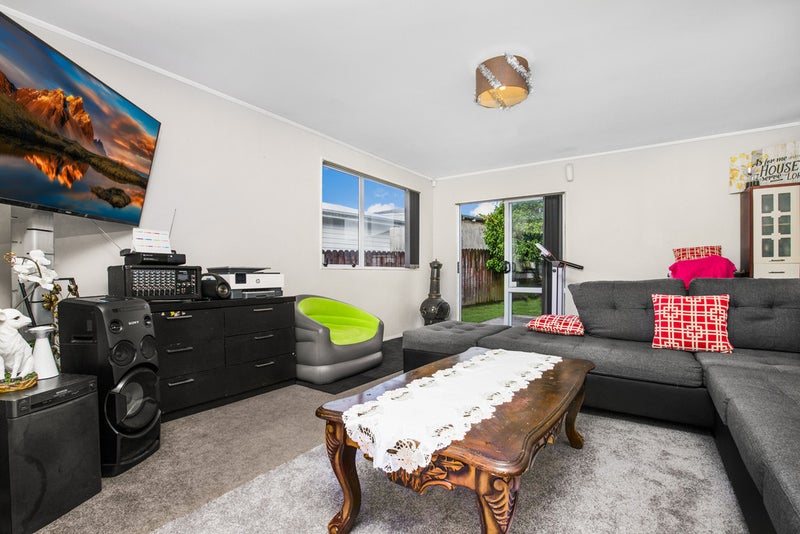 6 Janese Place, Weymouth, Auckland - Carousel 2