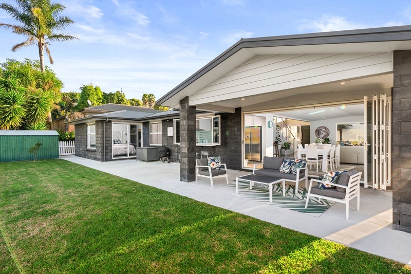 1 Avon Rise, Welcome Bay, Tauranga - Carousel 1