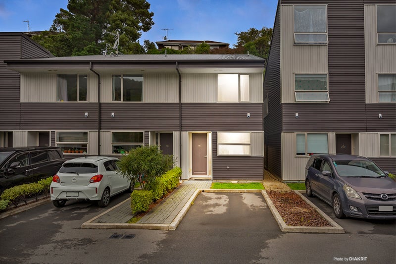 11/8 THATCHER CRES, CROFTON DOWNS, WELLINGTON - Carousel 1