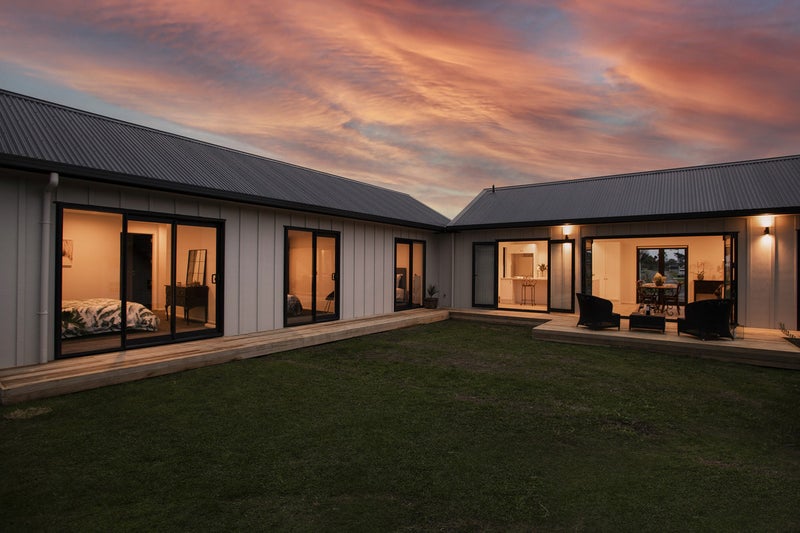 13 Tuamotu Park, Wainui, Gisborne - Carousel 1